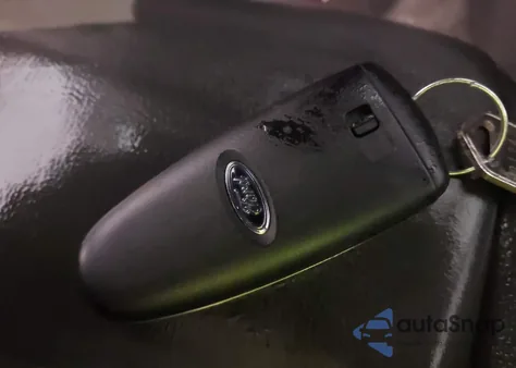 2017 Ford Escape Titanium z USA, uszkodzony, nr VIN 1FMCU9JD3HUD37432